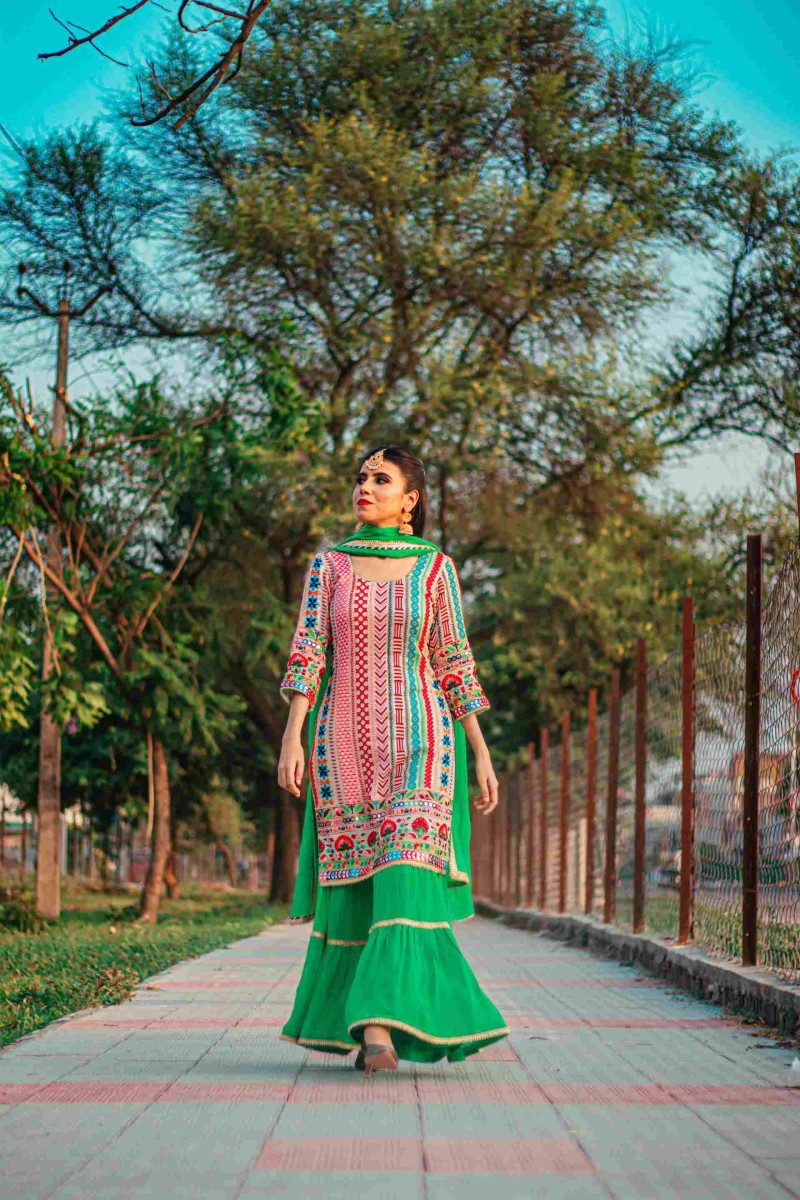 Why Is The Georgette Suit A Stylish Way To Wear Traditional Indian Wear?